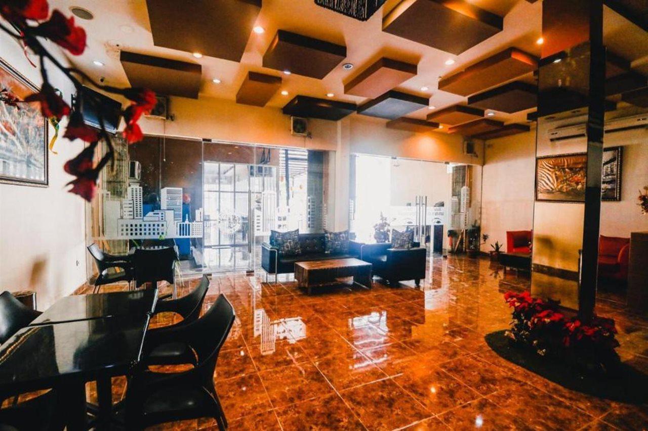 Reddoorz Plus Near Sultan Hasanuddin Airport Makassar Eksteriør billede