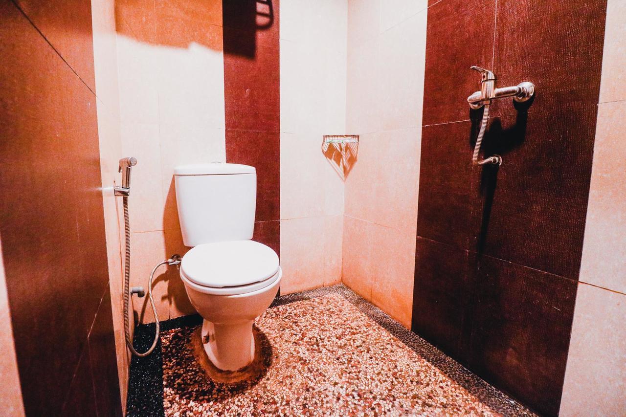 Reddoorz Plus Near Sultan Hasanuddin Airport Makassar Eksteriør billede