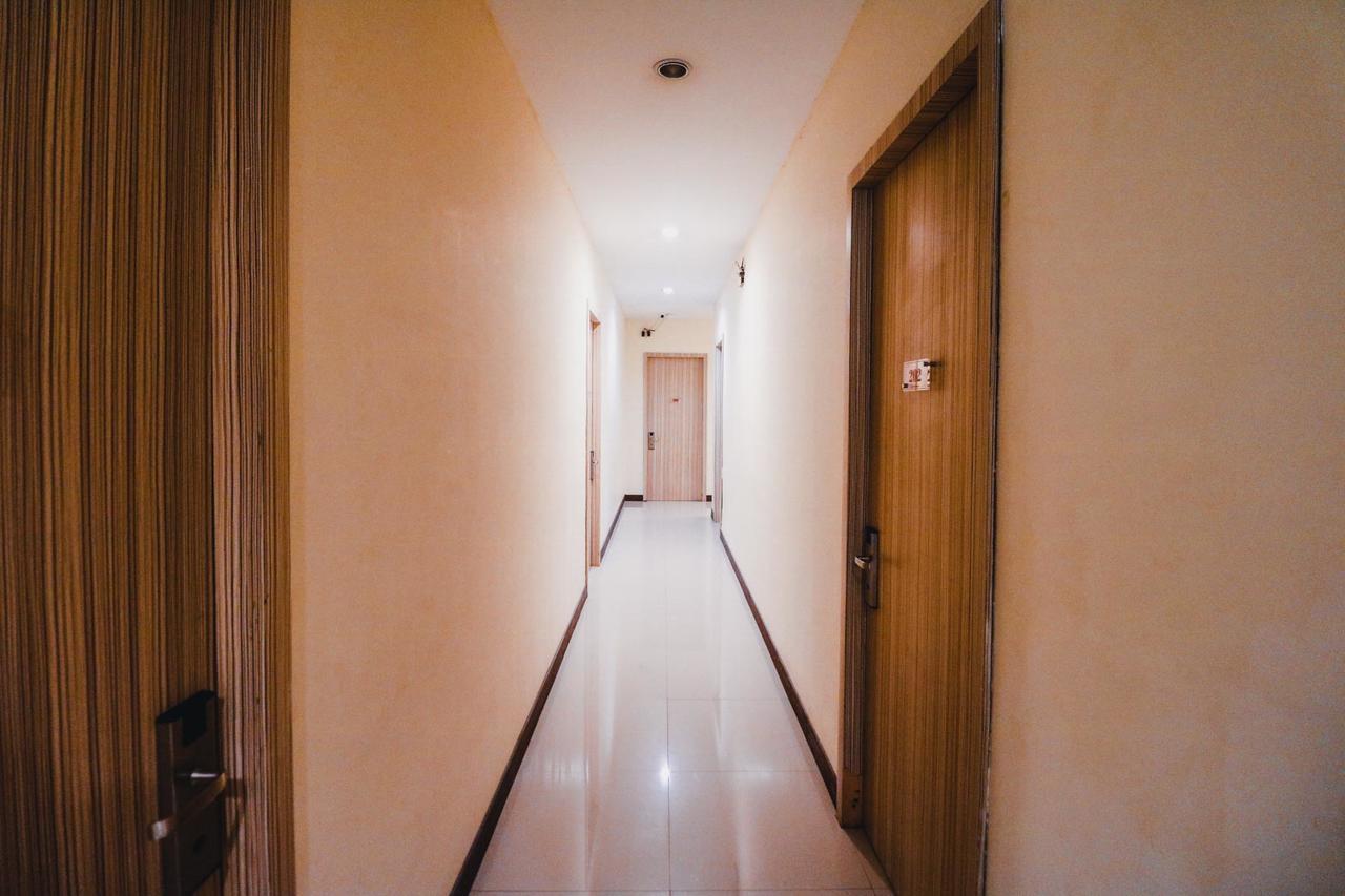 Reddoorz Plus Near Sultan Hasanuddin Airport Makassar Eksteriør billede