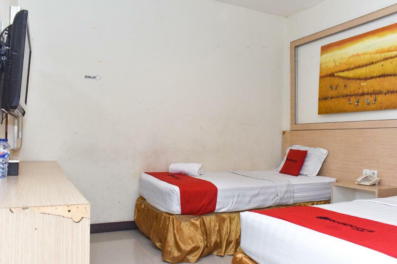 Reddoorz Plus Near Sultan Hasanuddin Airport Makassar Eksteriør billede