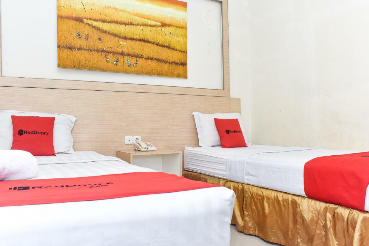 Reddoorz Plus Near Sultan Hasanuddin Airport Makassar Eksteriør billede