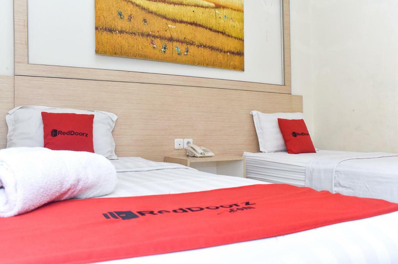 Reddoorz Plus Near Sultan Hasanuddin Airport Makassar Eksteriør billede