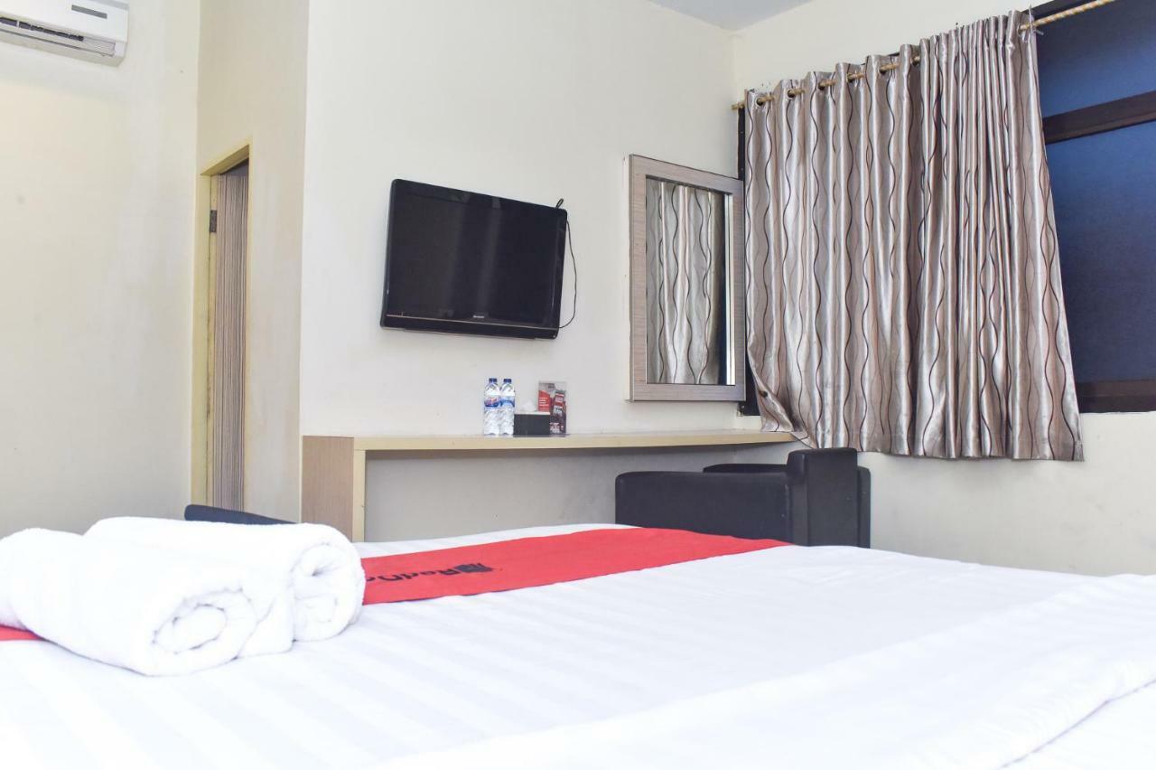 Reddoorz Plus Near Sultan Hasanuddin Airport Makassar Eksteriør billede