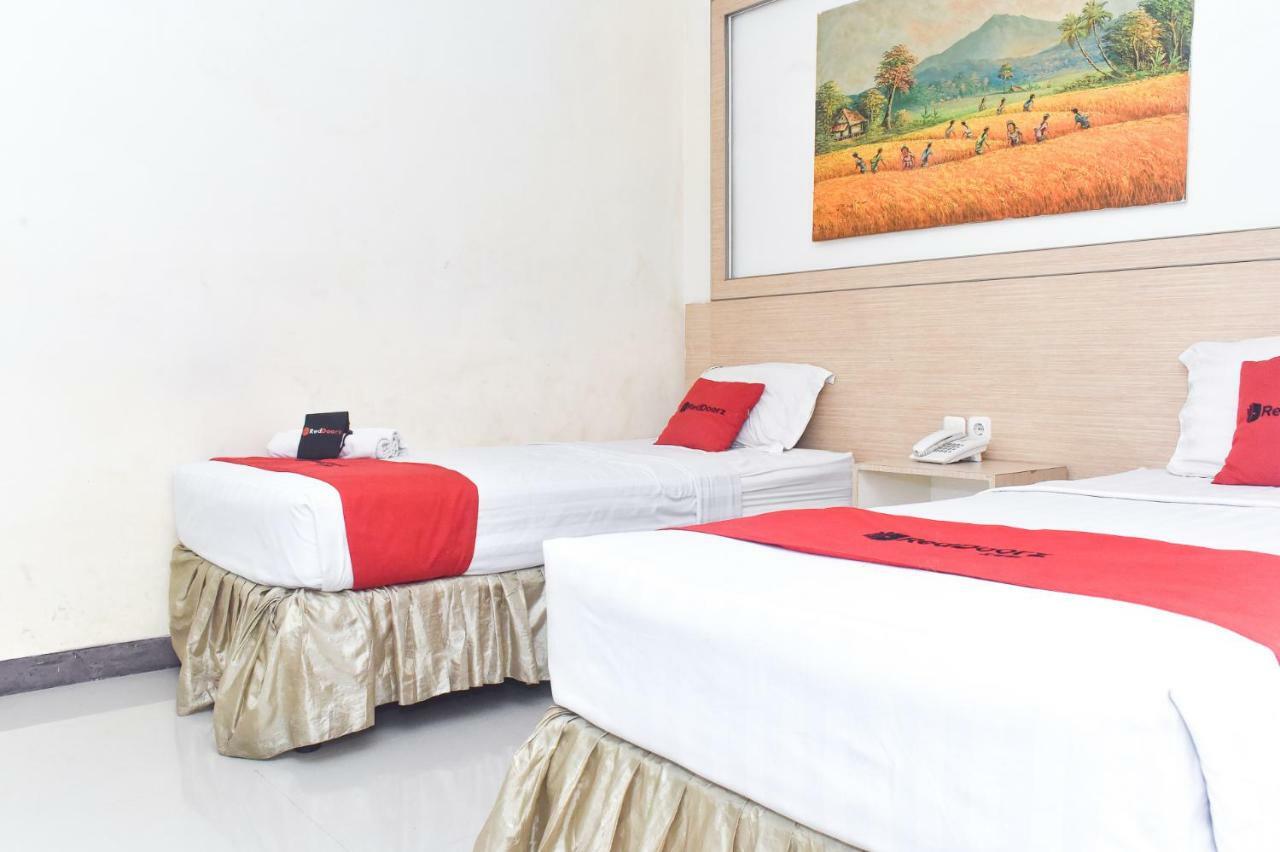 Reddoorz Plus Near Sultan Hasanuddin Airport Makassar Eksteriør billede