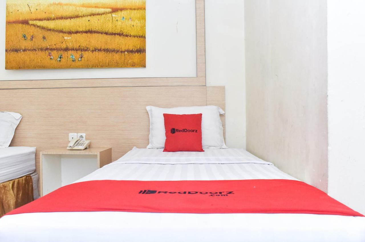 Reddoorz Plus Near Sultan Hasanuddin Airport Makassar Eksteriør billede