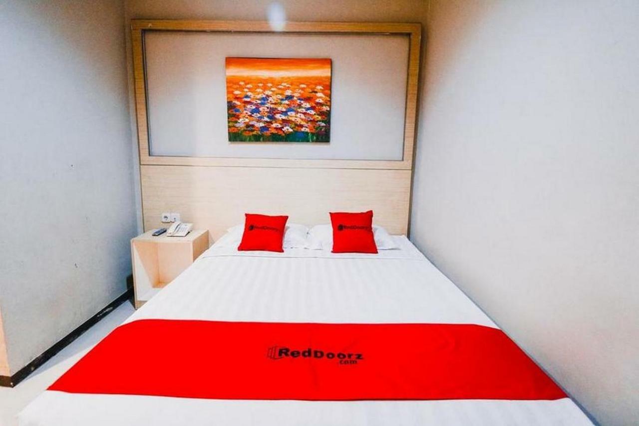 Reddoorz Plus Near Sultan Hasanuddin Airport Makassar Eksteriør billede