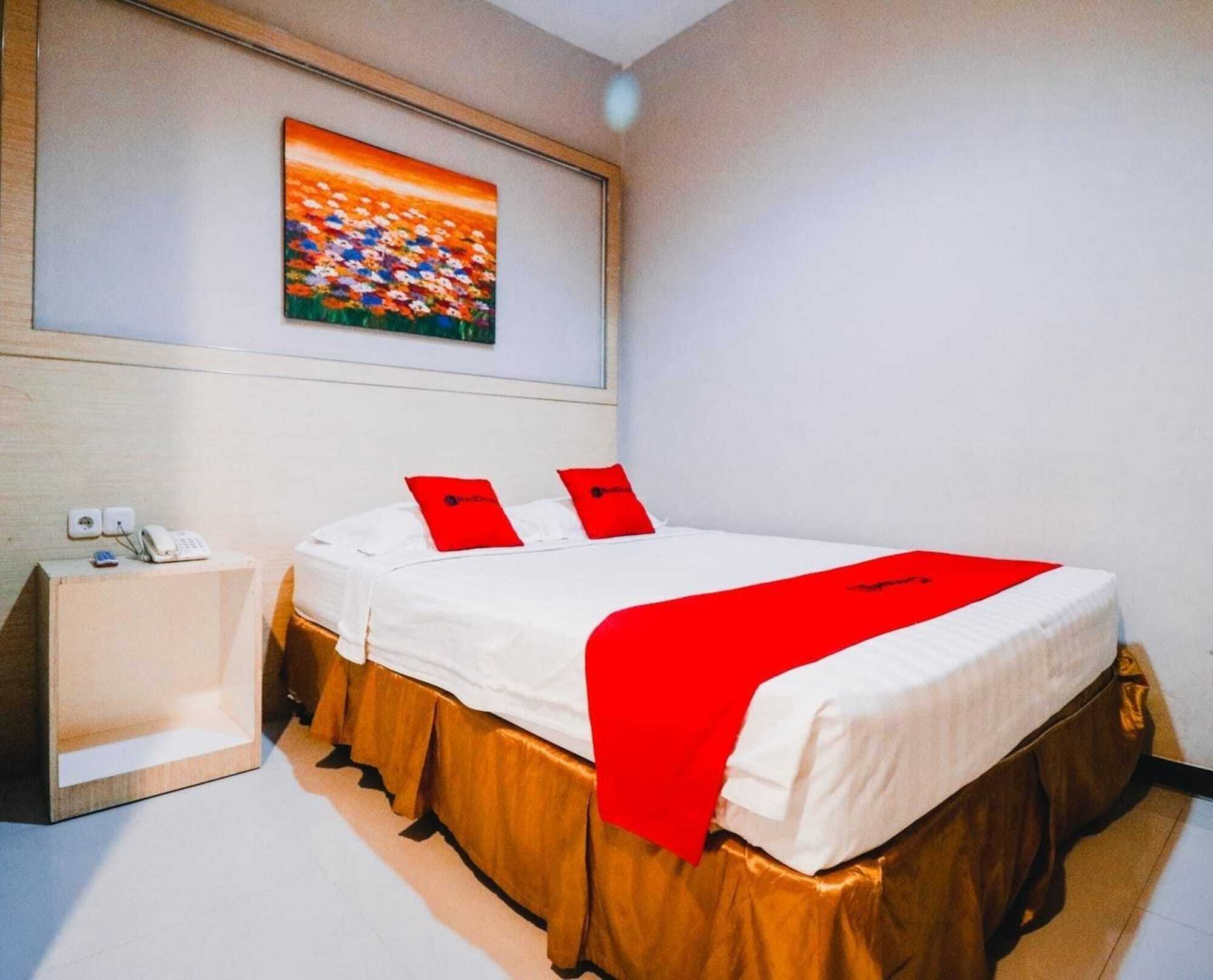 Reddoorz Plus Near Sultan Hasanuddin Airport Makassar Eksteriør billede